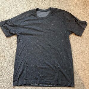 Men’s lululemon grey tshirt sz M